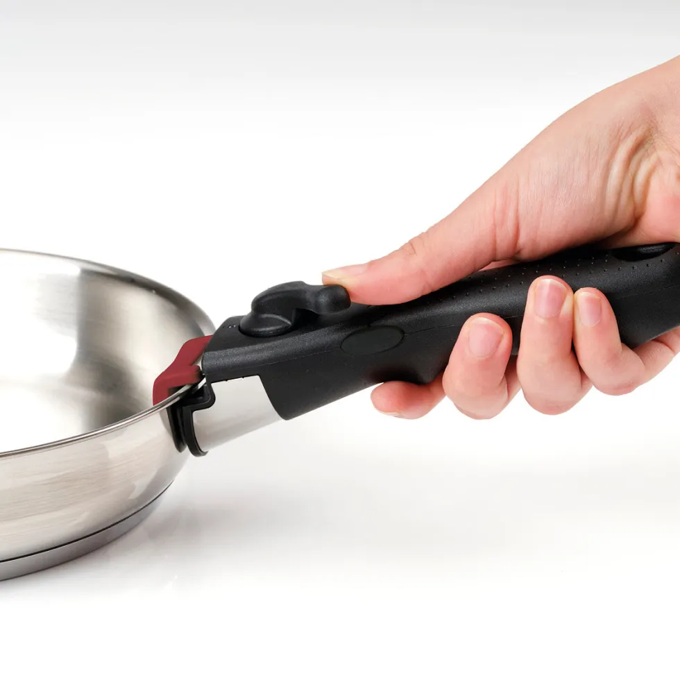 batterie_de_cuisine__pice_3-5.webp Batterie de cuisine 4 pièces en acier inoxydable*Brandt Hot