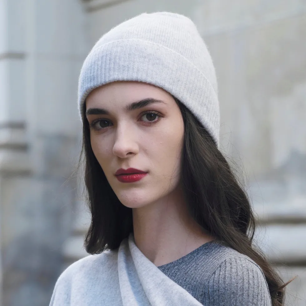 bonnet_cachemire__gris_cl_2.webp Bonnet cachemire - Gris clair*CXLbyChristianLacroix Hot