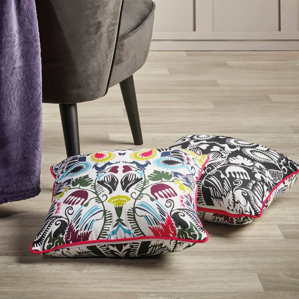 coussin__love_stories_1.webp COUSSIN - Love Stories*CXLbyChristianLacroix Hot
