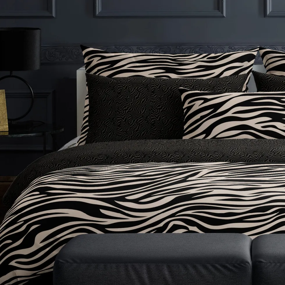 drap_plat_satin_de_coton__1-19.webp Drap plat satin de coton - Rêves zébrés Noir*Maison Héritage Sale