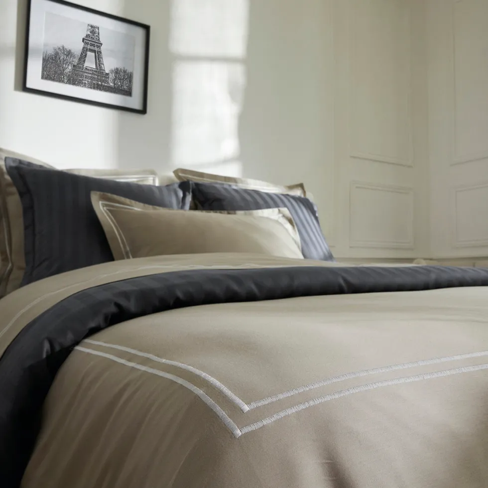 drap_plat_satin_de_coton__1-4.webp Drap plat satin de coton - Nice Blanc / Taupe*Rodier Sale