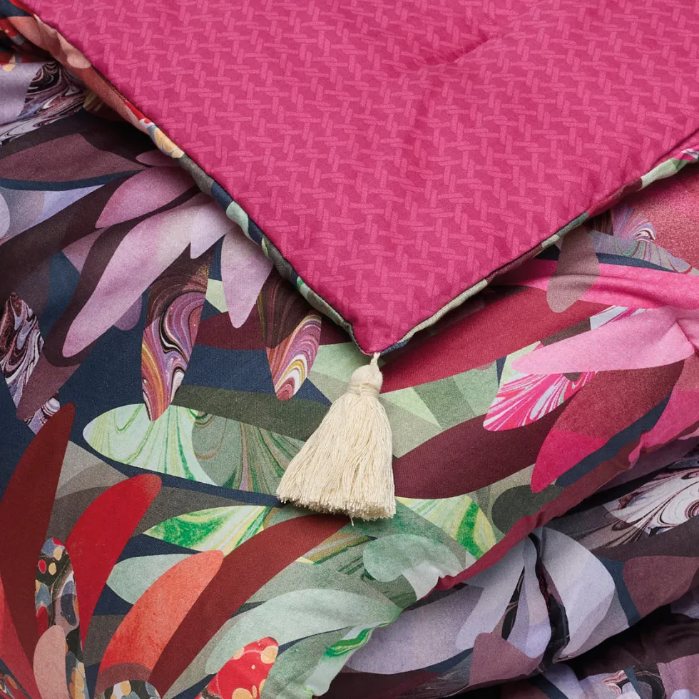 dredon_avec_glands_fleurs_1-3.webp Édredon avec glands Fleurs psychédéliques Fuchsia - 140 x 200 cm*CXLbyChristianLacroix Outlet