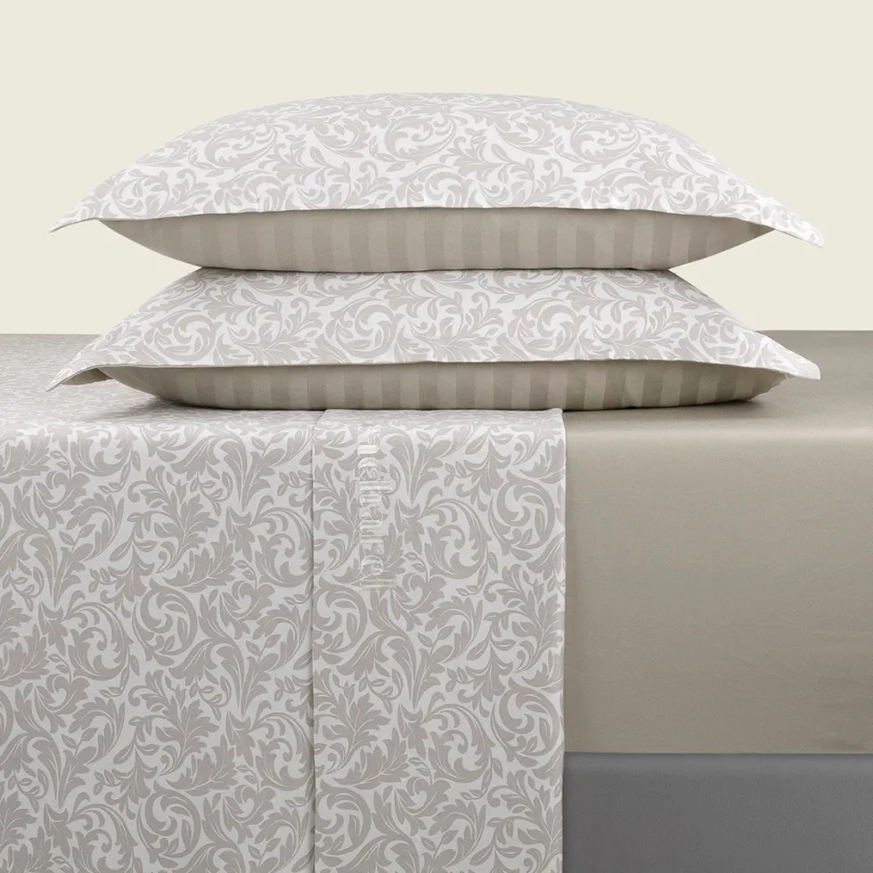 ensemble_de_draps__drapho_1-13.webp Ensemble de draps : drap-housse, drap plat, taie(s) d'oreiller en satin de coton - Romanesque Taupe*Cacharel Sale