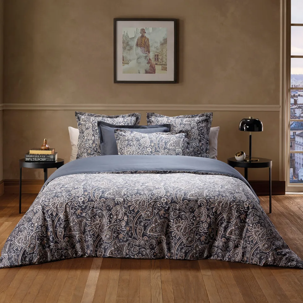 ensemble_de_draps_satin_d_3.webp Ensemble de draps satin de coton - Paisley Gris / Taupe*Chevignon Clearance