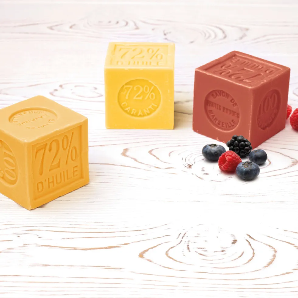 pack_de__savons_de_marsei_1-1.webp Pack de 3 savons de Marseille solides fruités - 3 x 100 g*Vipshopboutic Best