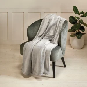 Plaid en polaire Gris clair - 180 x 220 cm*Maison Héritage Outlet