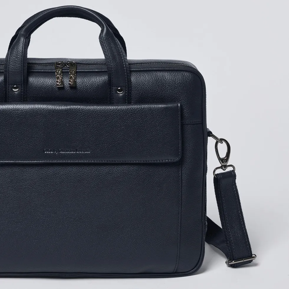 portedocuments_en_cuir__b_2.webp Porte-documents en cuir - Bastille*CXLbyChristianLacroix Fashion