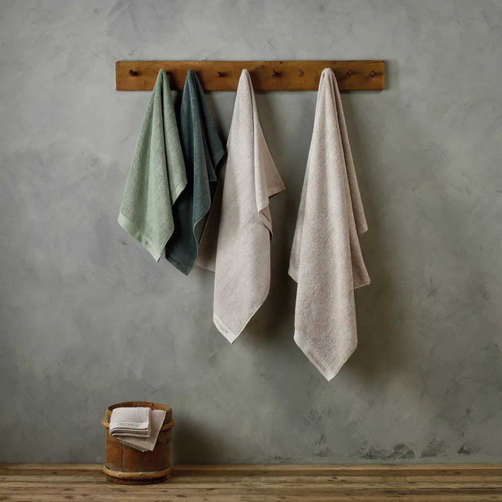 set_de__gants_de_toilette_1-2.webp Set de 4 gants de toilette - 15 x 21 cm*Chevignon Fashion