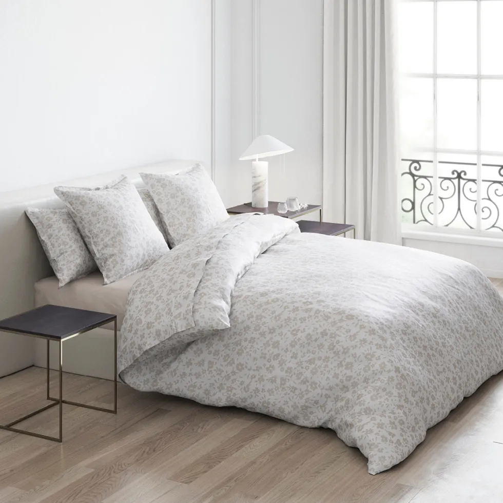 taies_doreiller_satin_de__1-219.webp Taie(s) d'oreiller satin de coton - Eglantine Blanc / Taupe*Cacharel Fashion