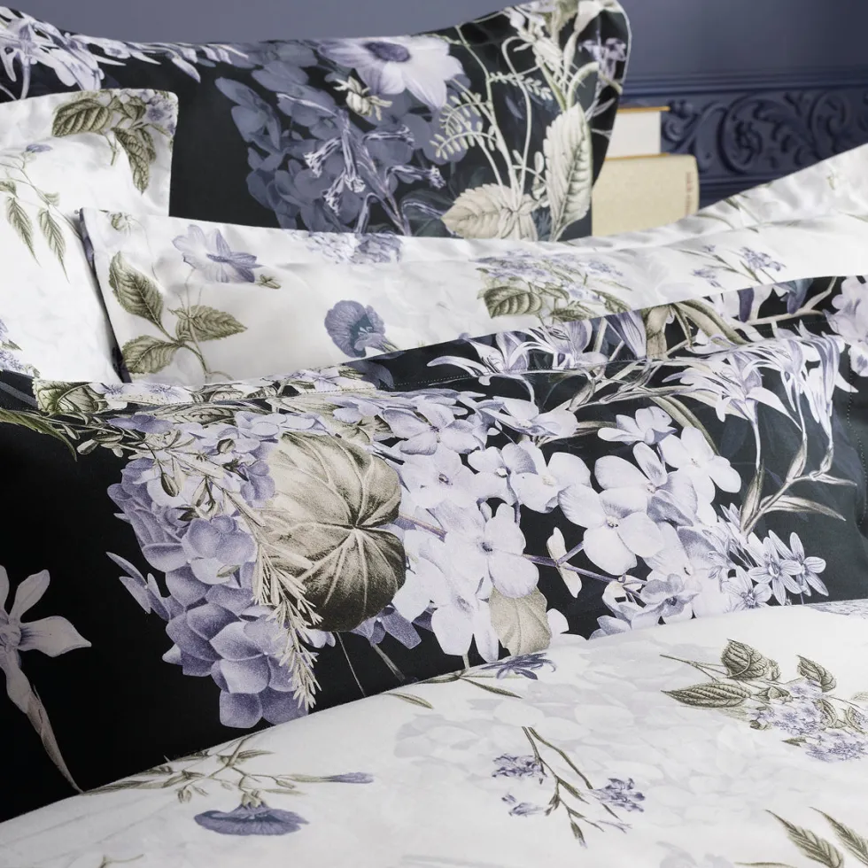 taies_doreiller_satin_de__2-181.webp Taie(s) d'oreiller satin de coton - Hortensia Bleu foncé*Maison Héritage New