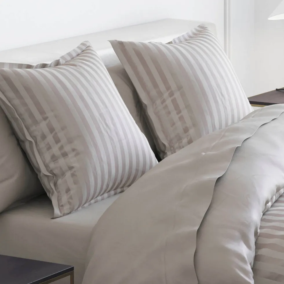 taies_doreiller_satin_de__3-151.webp Taie(s) d'oreiller satin de coton rayure tissé jacquard - Taupe*Cacharel Sale